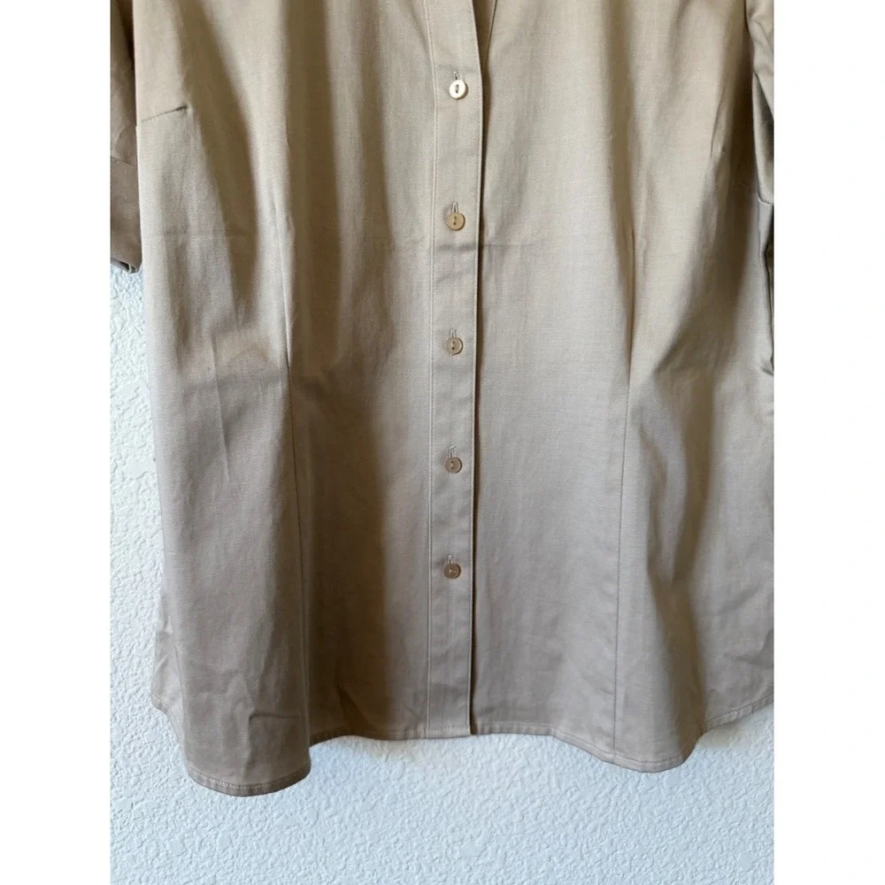 Geoffrey Beene Sport Womens Stretch Button Down Shirt Blouse Khaki Tan Size L